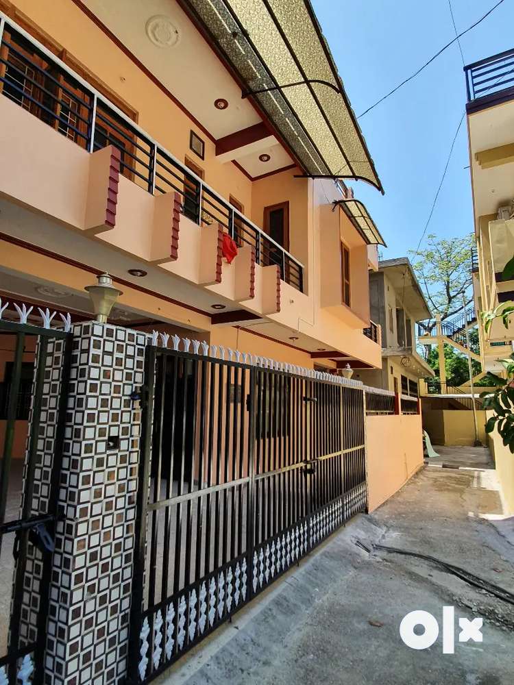 3 room set with 1 furnished bed(with mattress) & gated parking