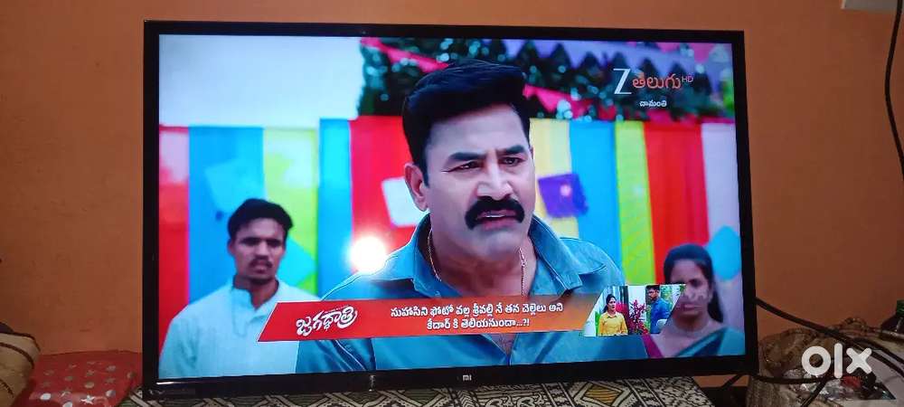 Mi 32 led smart and android.tv table stand. remote