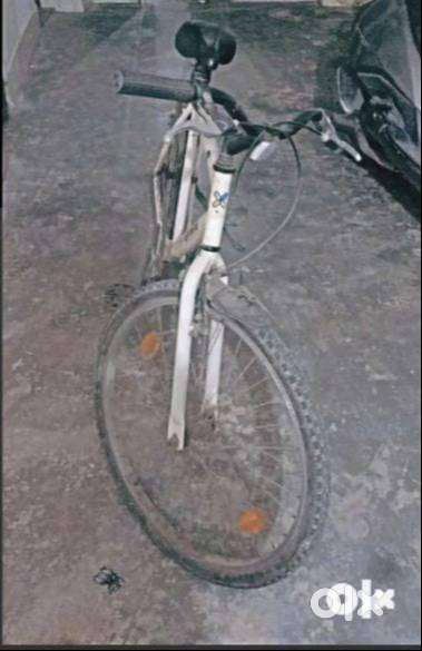 urgent sale only 2 year old btwin cycle with new tyres and tubes