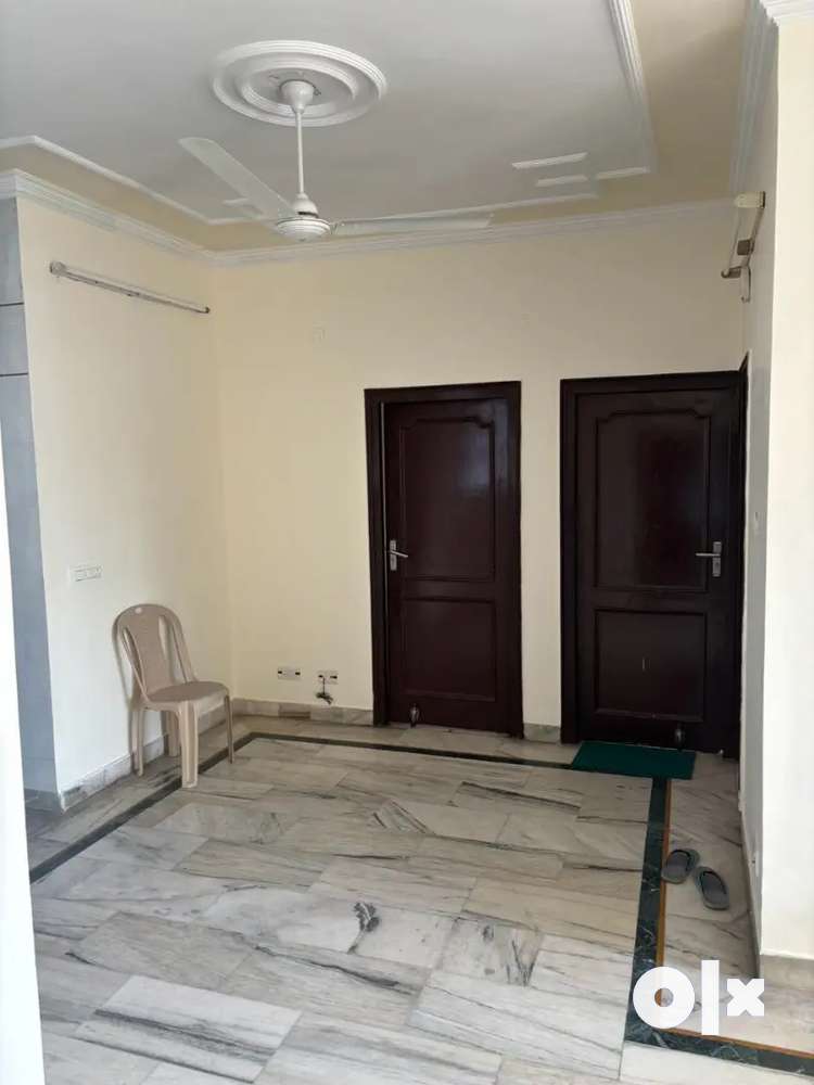 FOR SALE 2BHK MIG FLAT SECOND FLOOR SECTOR 38 WEST CHD