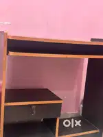 Computer table