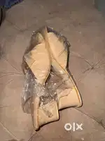 Beige heel sandal