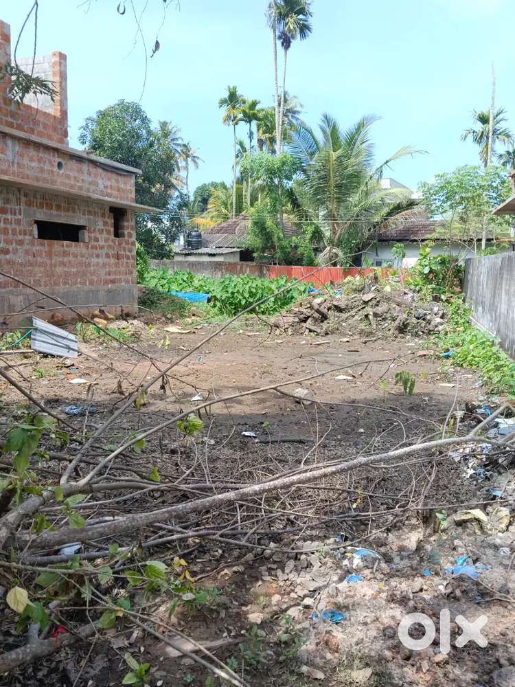 ചേർത്തല നഗരത്തിൽ മനോരമ ജംഗ്ഷന് സമീപം 4 സെന്റ് വസ്തു വിൽപ്പനക്ക്.
