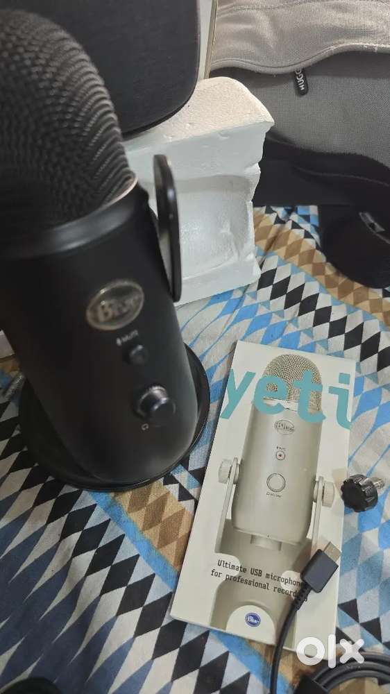 Blue Yeti USB Microphone for Recording, Streaming, Gaming, Podcasting