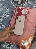 iPhone xs gold colour