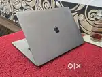 Apple Macbook Pro i7/16/256gb/3.5Gb Graphics  15inch Retina Touchbar