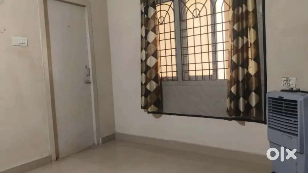 24 hours water, cc tv camras are in cellar and corridor