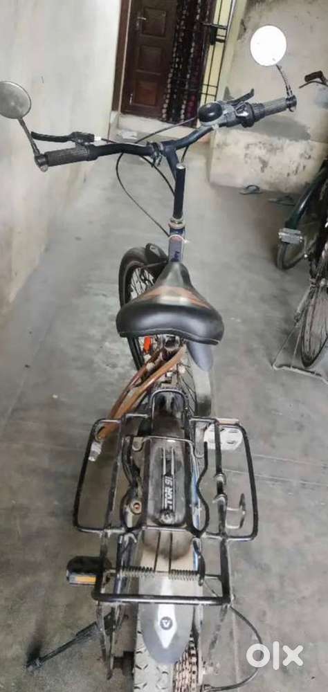 Stylish sports very less used bicycle