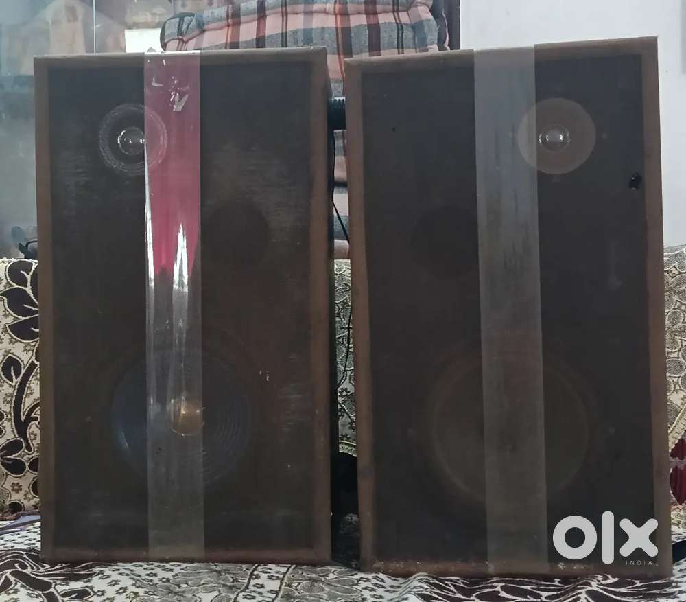 2 speakers