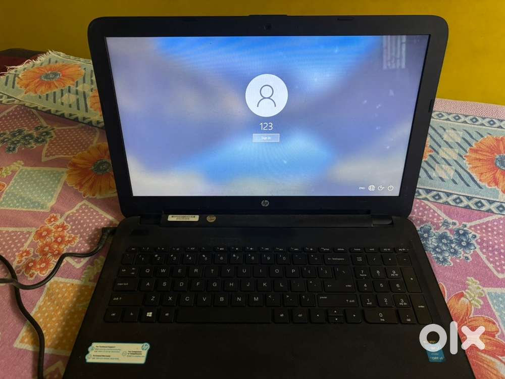 HP laptop with i5 processor, 4gb of ram and 256 gb ssd