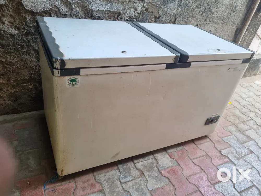 Deep freezer Voltas 400ltr