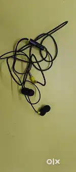 Mivi Roll E5 Wired with HD Sound and Extra Powerful Bass with Mic