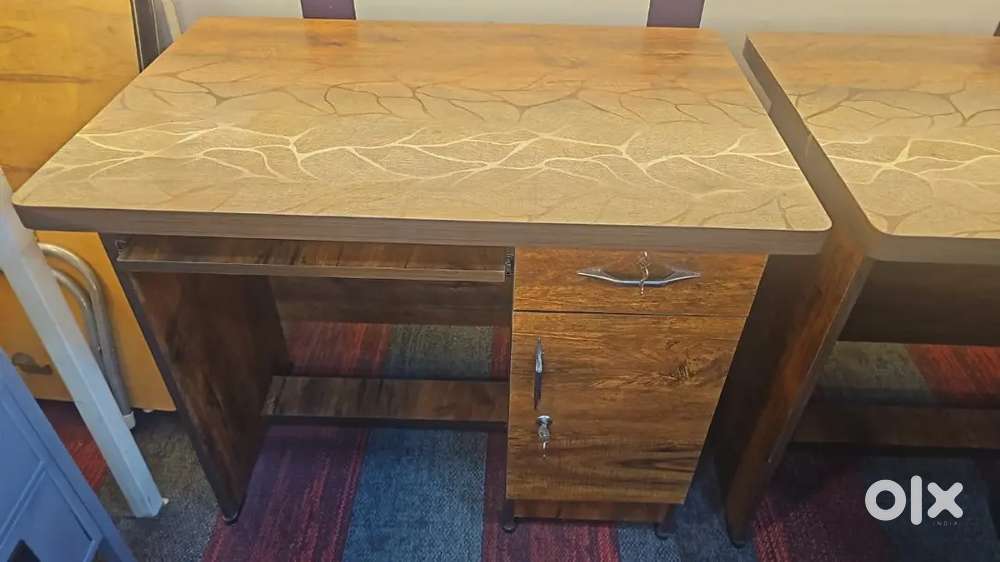 New computer office tables starts at Rs 3300