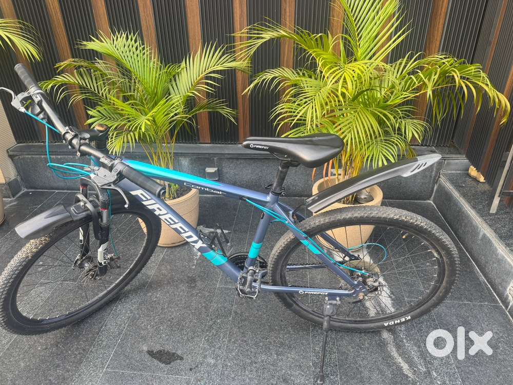 Alumminium body in good condition with gears.