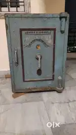 Tijori - Antique Safe