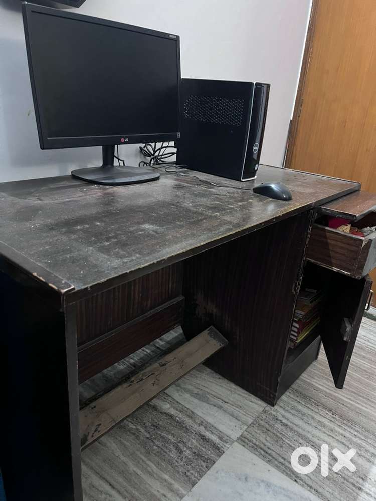 Executive Table for Home Computer Office