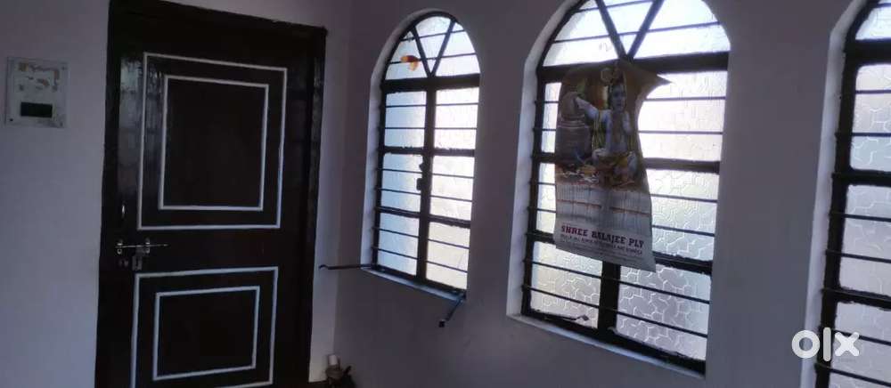 Unfurnished 1 BHK house for rent.