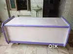 મોટું ઓફિસ ટેબલ