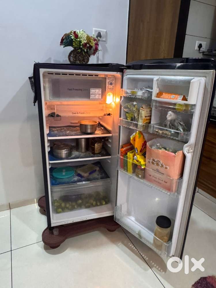 Fridge LG Single door is in good condition