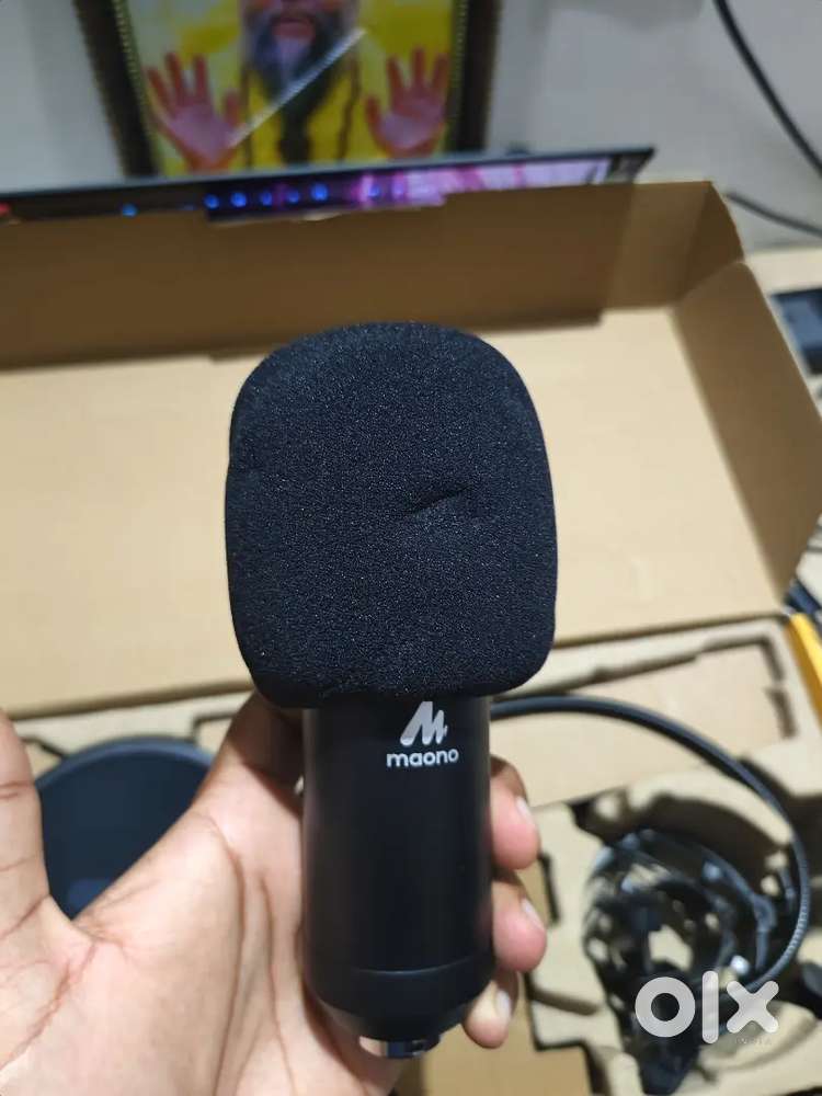 Maono AU-A04 Podcast Mic Kit As Good As New Best For YouTube Voiceover