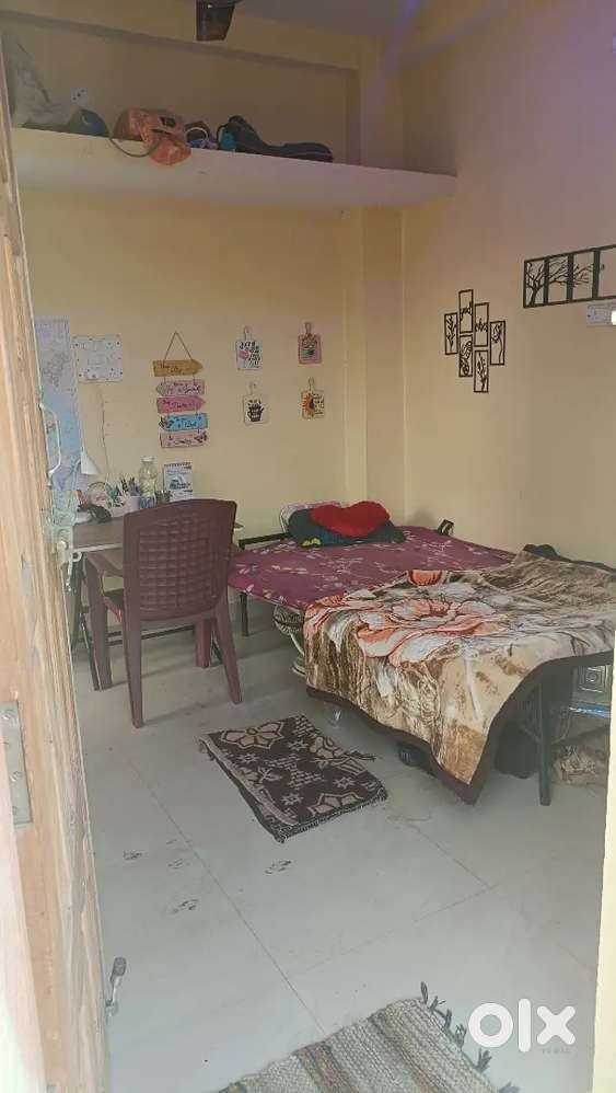 Need female roommate urgently