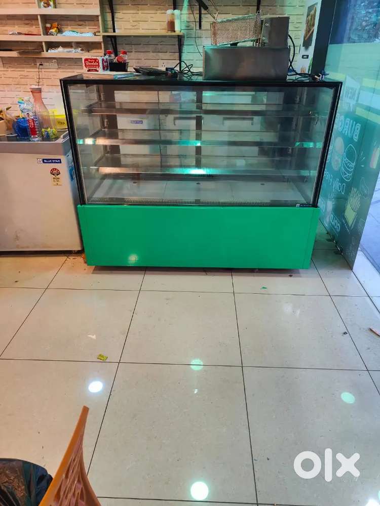 SWEETS OR CAKES STORAGE BOX