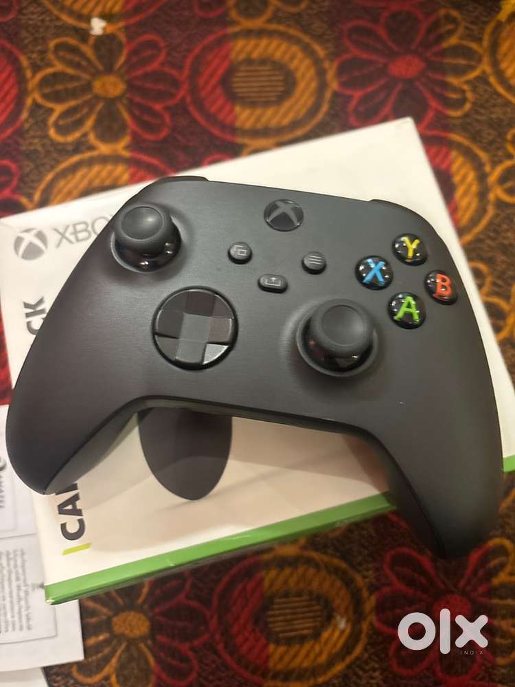 Xbox carbon black controller