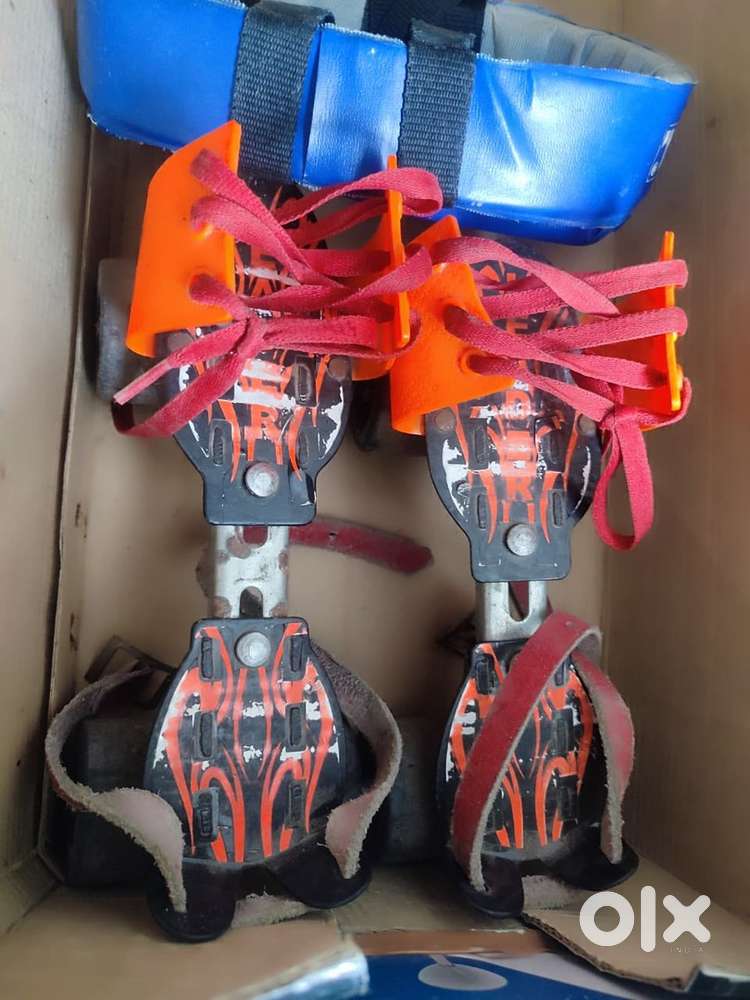 Skating shoes 2 pairs