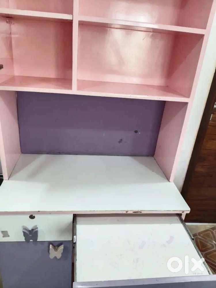 Beautiful Kids Study Table at just 9000