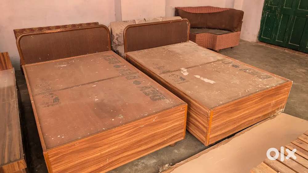 2 Singles Box Beds (4 x 6) with Mattress