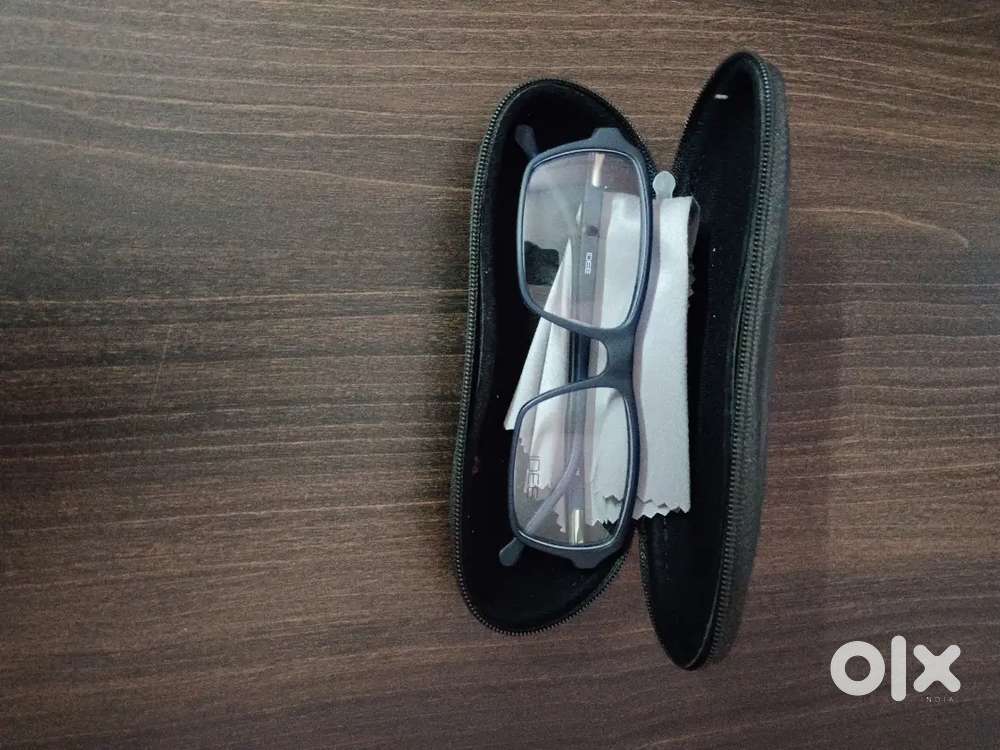Black colour spects