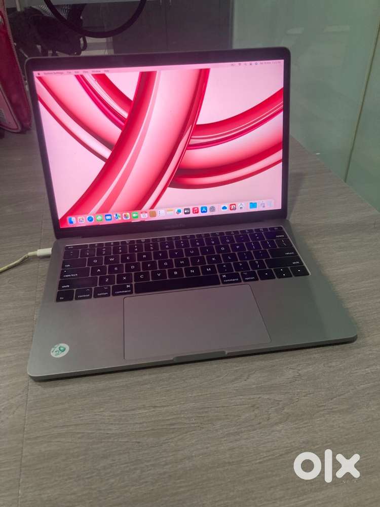 Apple MacBook Pro 13inch i5 A1708 2017 Display Patch in Black Screen