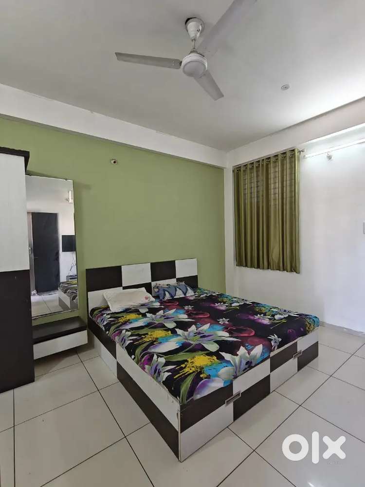 Fully Furnished 1Rk Zero Brokrege Near Bombay Hospital Square