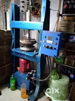Paper plate machine