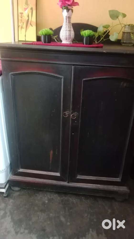 80 years old cabinet segun kath