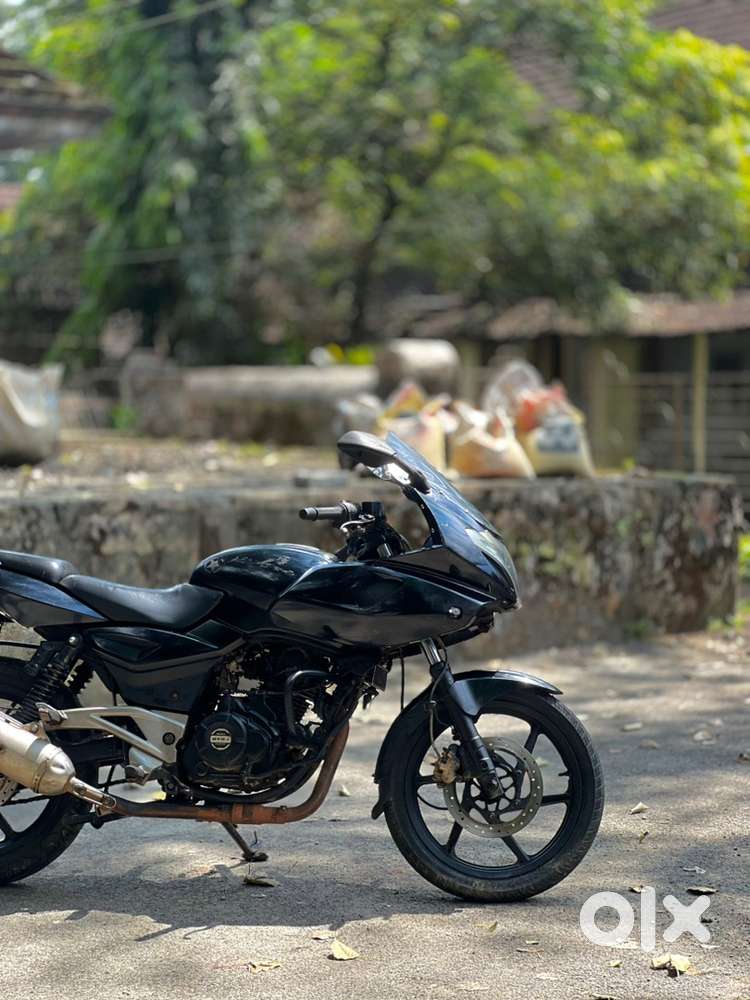 Bajaj pulsar 220