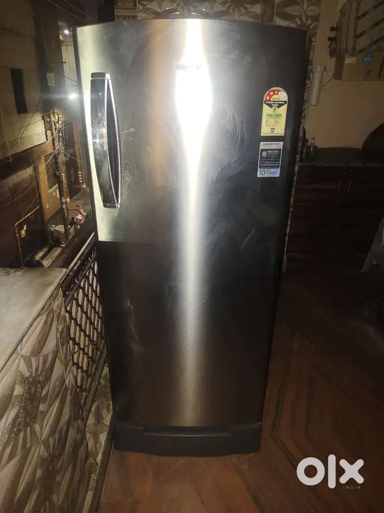 Selling my refrigerator whirlpool 3 star 220 litre