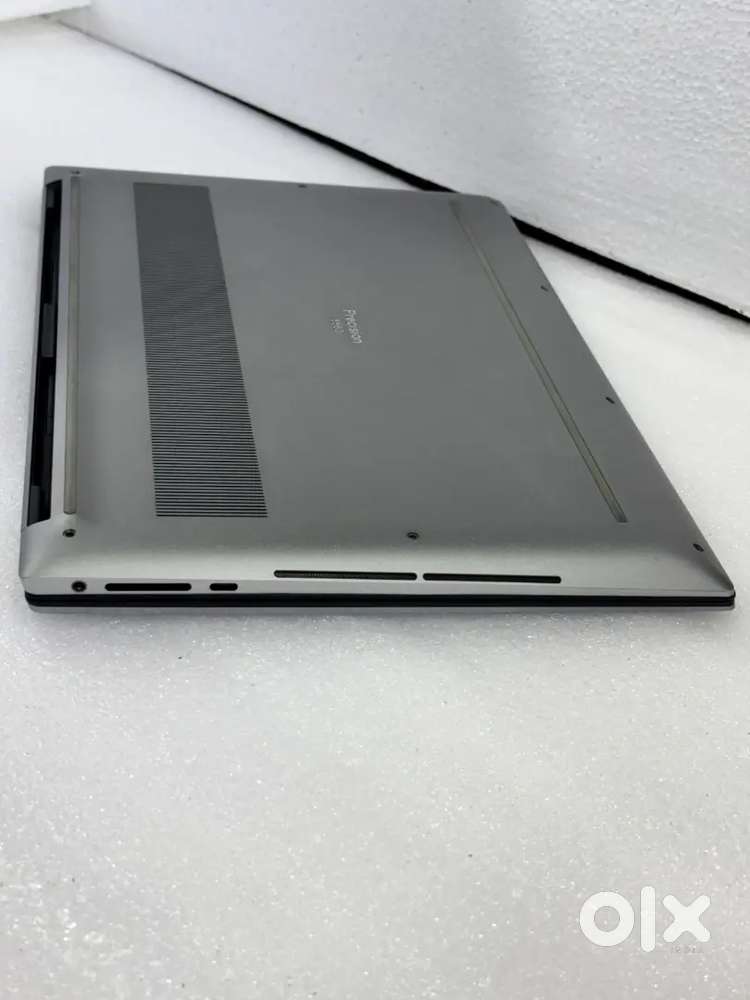 Dell Precision 5560 Workstation Laptop