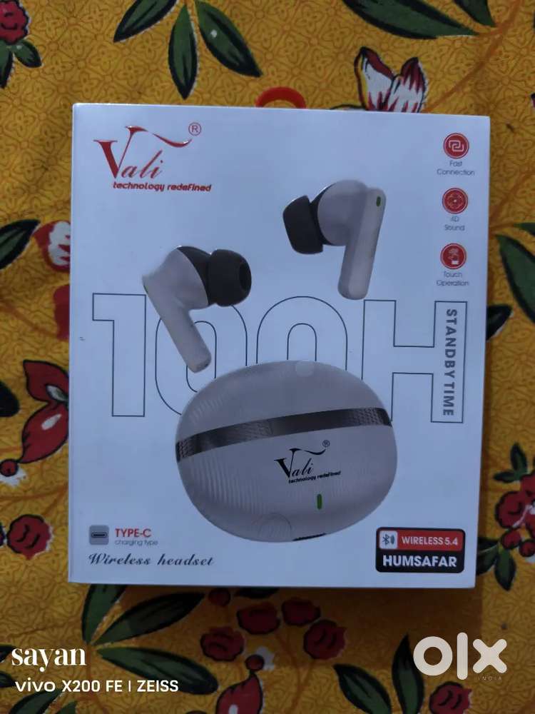 Vali ear buds..