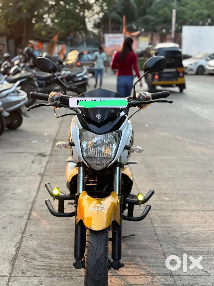 Yamaha FZ s limited edition colour,low budget main