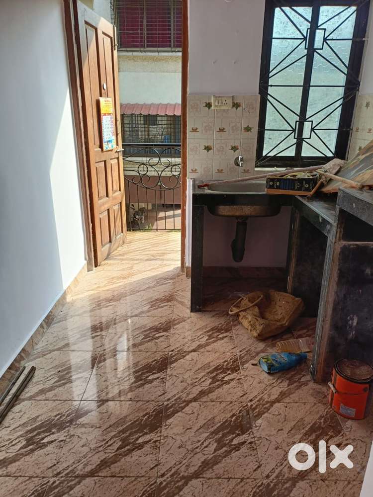 Santa cruz 2bhk flat available for rent 20k unfinished
