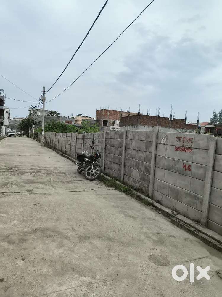 Plot near amity university gate no 3