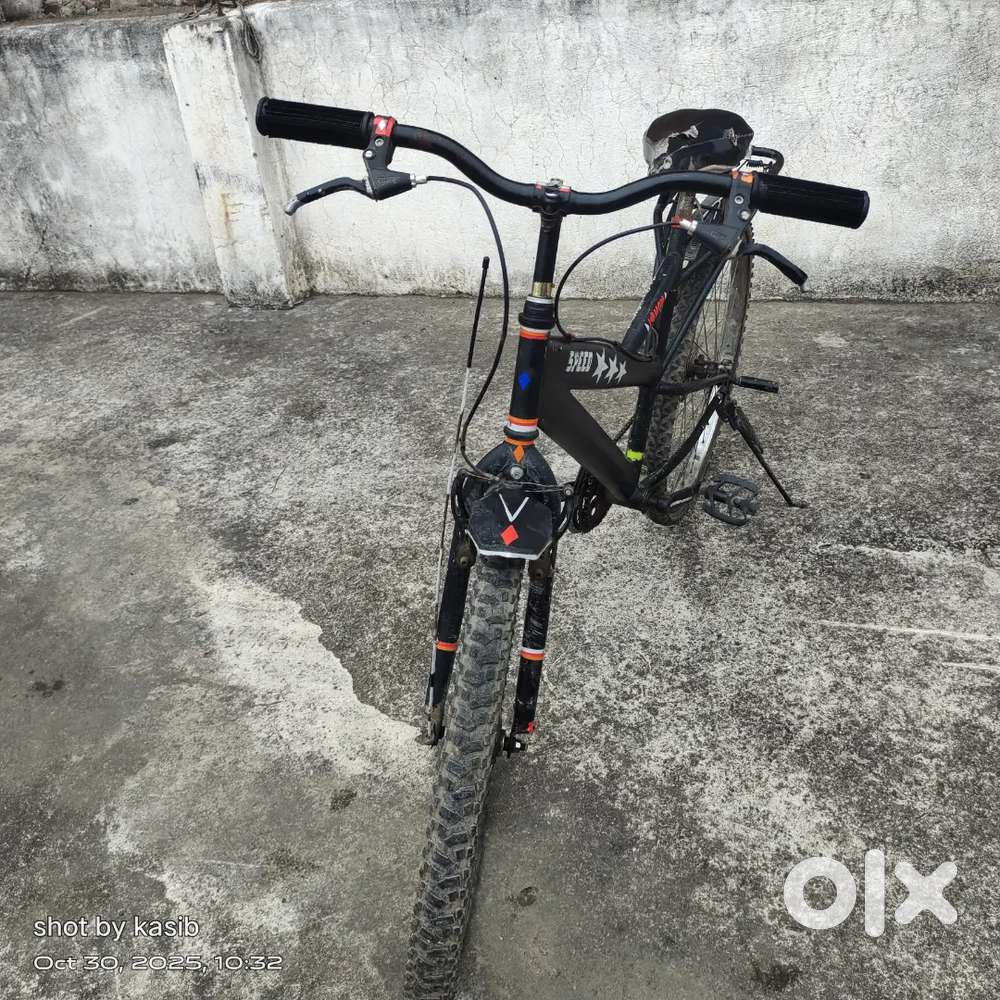 Streethawk man's in black colour