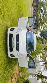 Maruti Suzuki Ertiga 2013 with showroom maintained