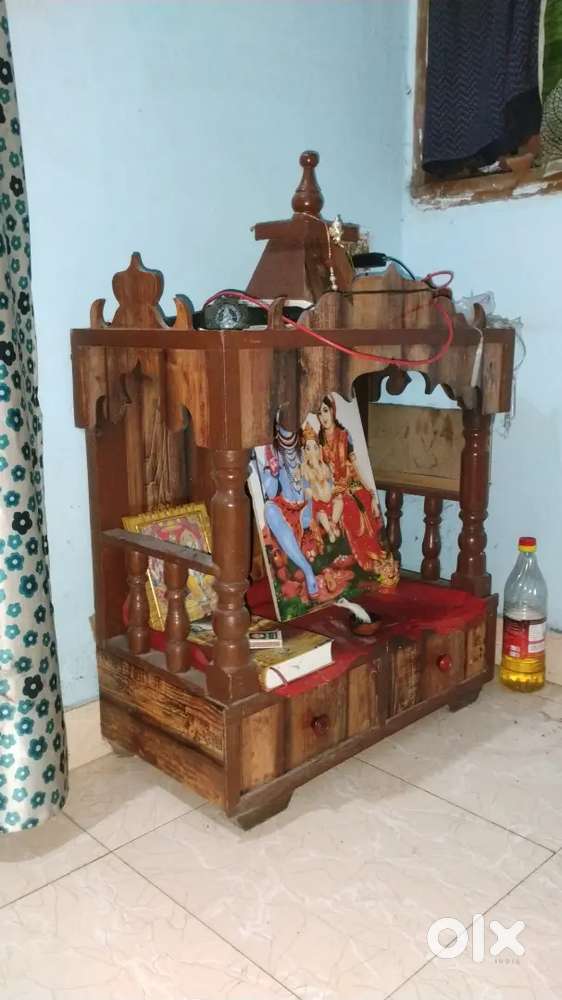 Temple Gadda HELMET and Chair Cooler