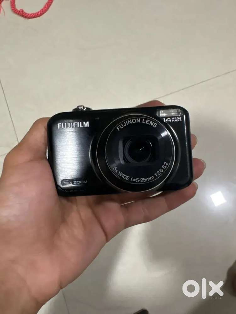 Fuji Film digi cam (9619 rest no. 311277)