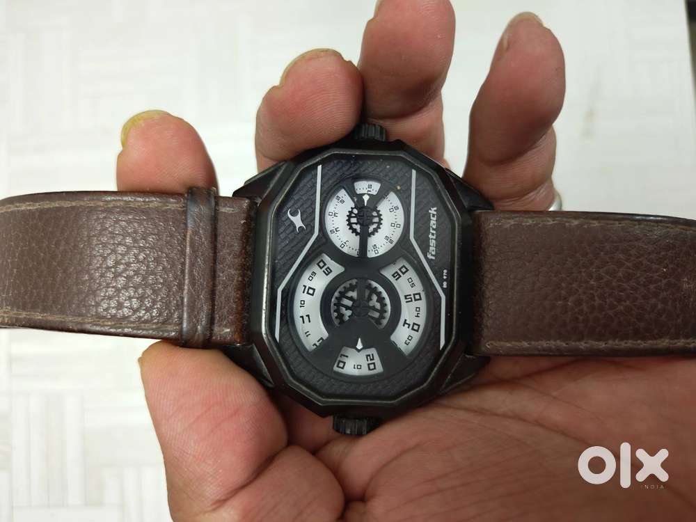 Fastrack Quartz Analog Watch – White Dual Dial, Leather Strap