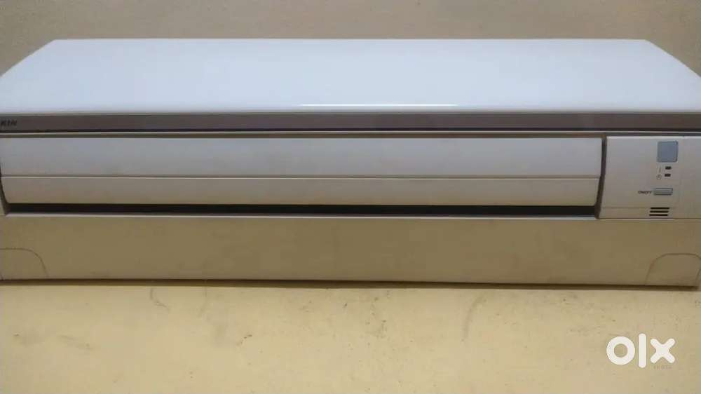 Daikin 1.5 Ton Split AC – 3 Star  Excellent Condition  5 Years