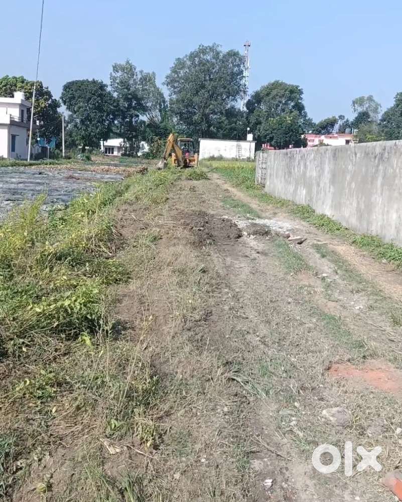 गौलापार कुंवरपुर में हाइवे से मात्र 350 मीटर अंदर प्लॉट सेल के लिए है