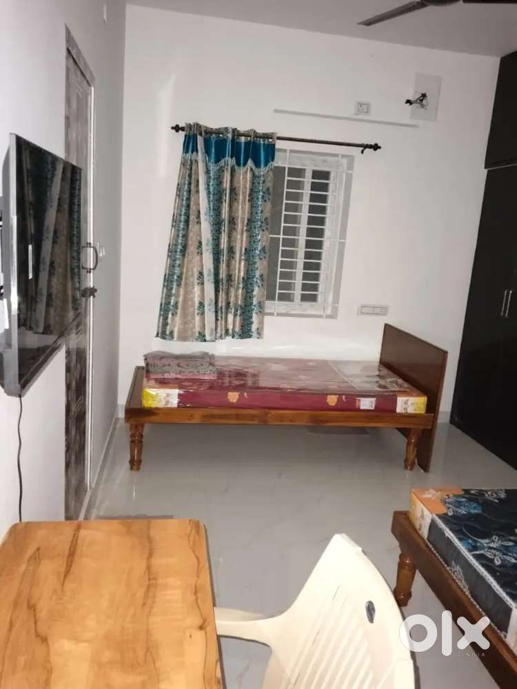 Rooms  Available for  Working womens  & students Near IT park back